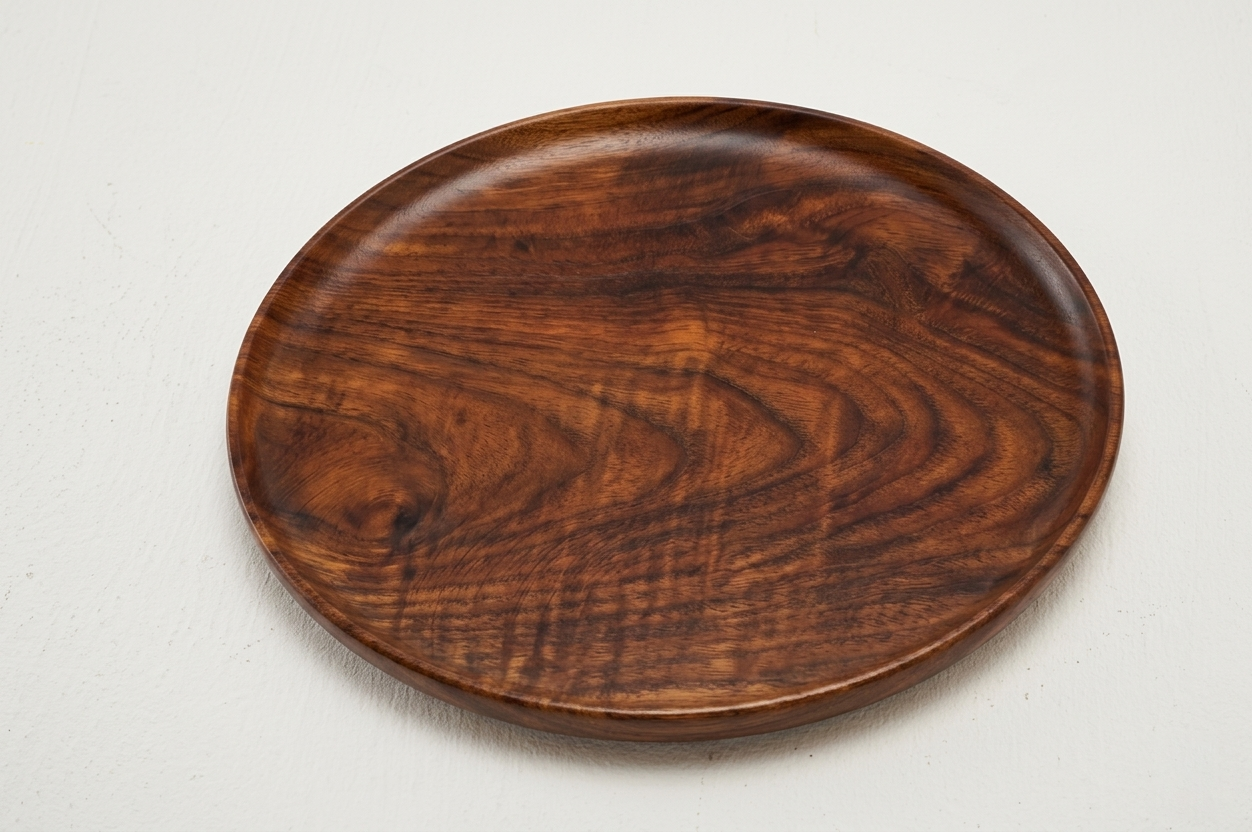 Wide and shallow serving platter | Earth & Table