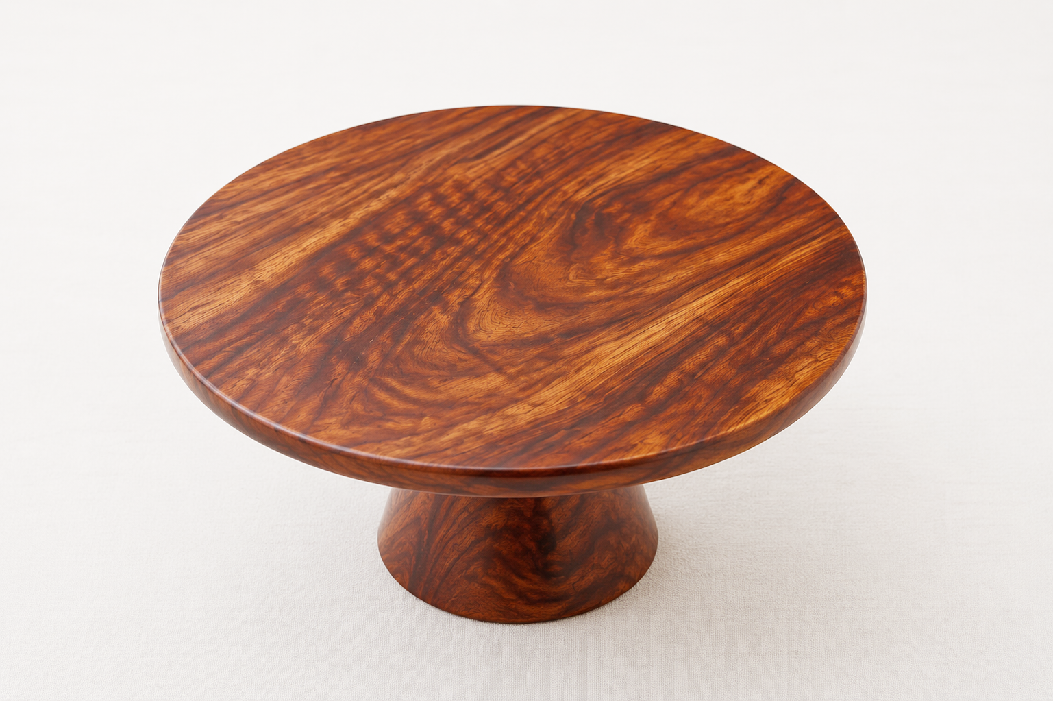 Elevated round cake stand (conical base) | Rosalind